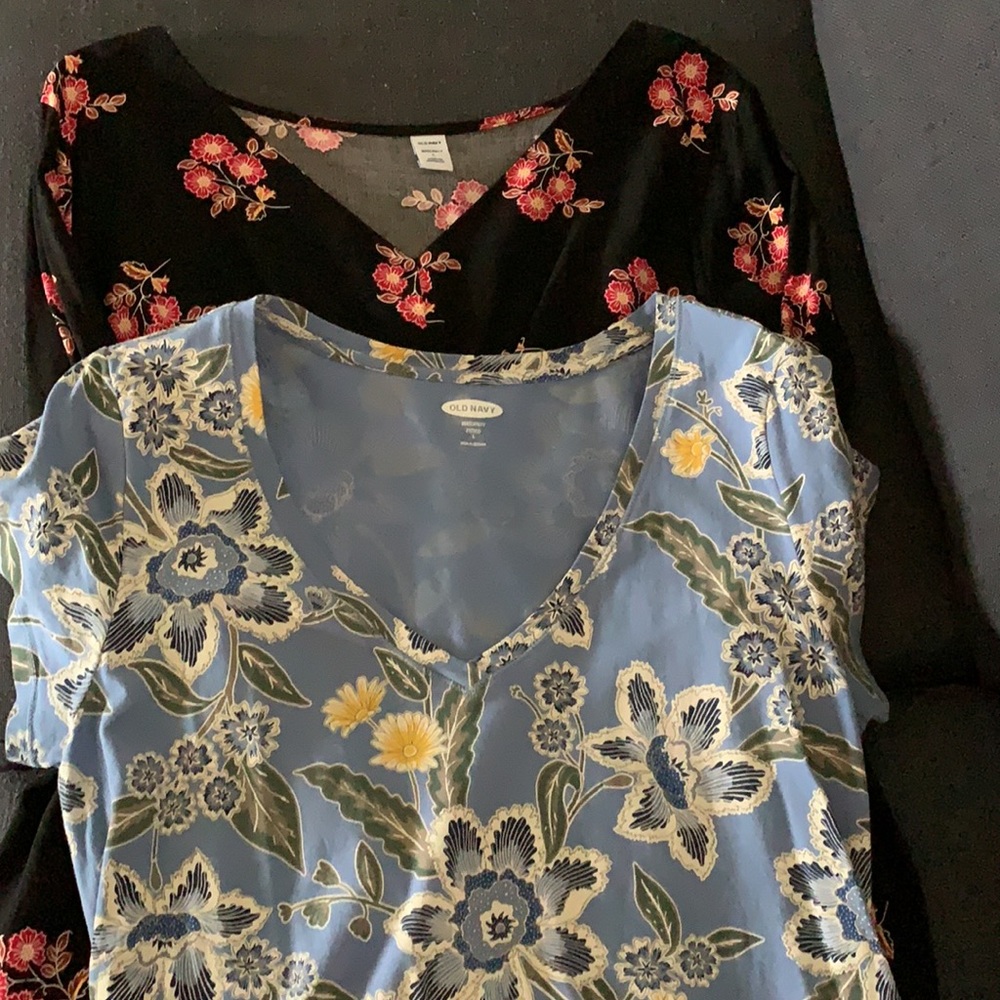 Old Navy Maternity Shirt lot - large